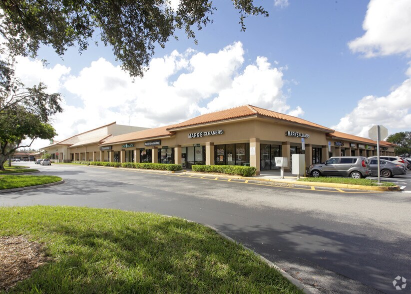 More Photos Of 100-352 S Flamingo Rd, Pembroke Pines General Retail For Lease