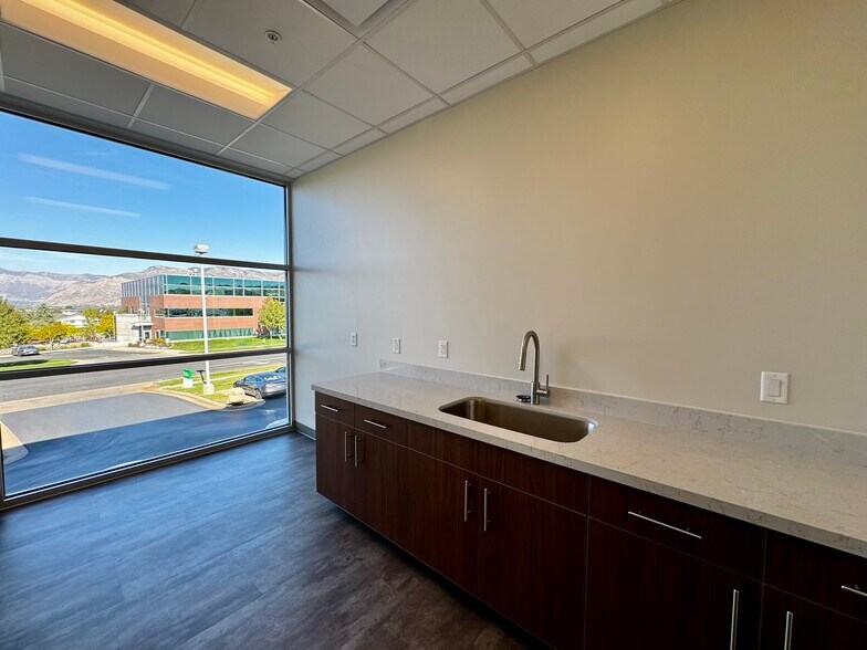 More Photos Of 4605 Harrison Blvd, Ogden Office For Sale