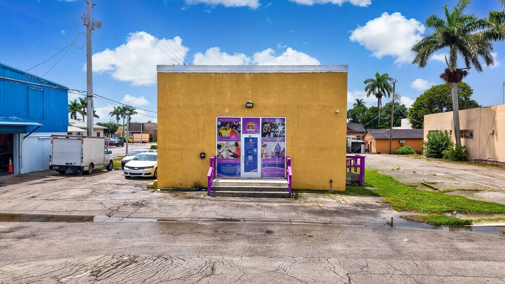 Primary Photo Of 24 SW Ave B, Belle Glade Office For Sale