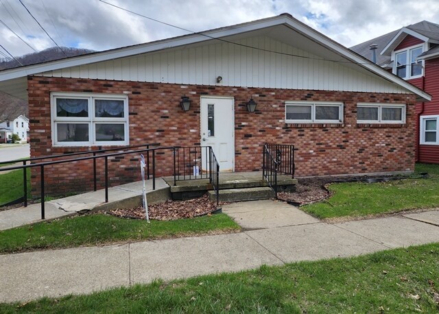 Primary Photo Of 275 E 4th St, Emporium Medical For Sale