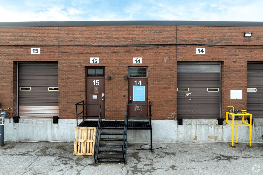More Photos Of 270 Esna Park Dr, Markham Service For Lease