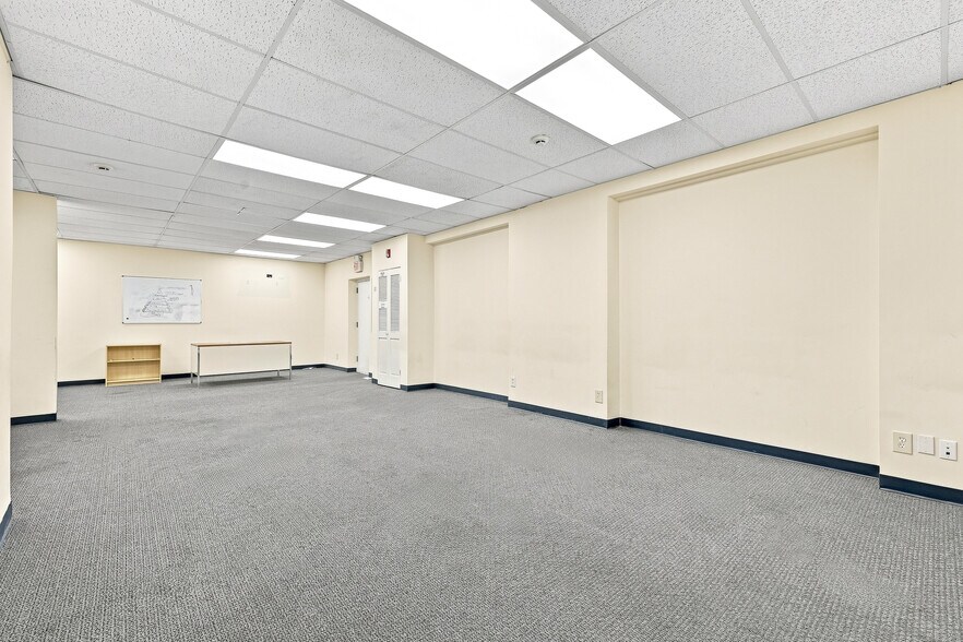 More Photos Of 92 S Central Ave, Hartsdale Storefront Retail Office For Lease