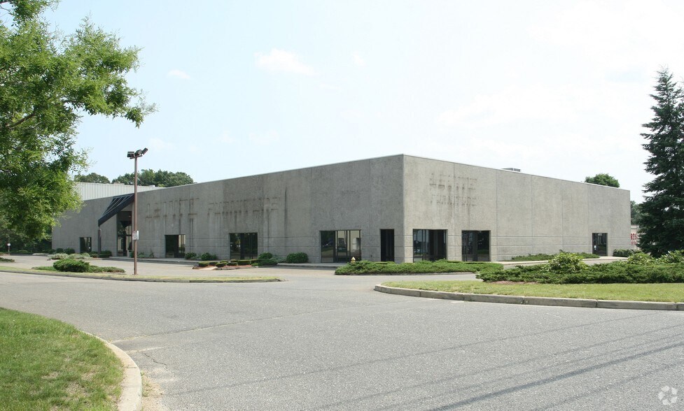 Primary Photo Of 1799 Boston Post Rd, Milford Freestanding For Lease