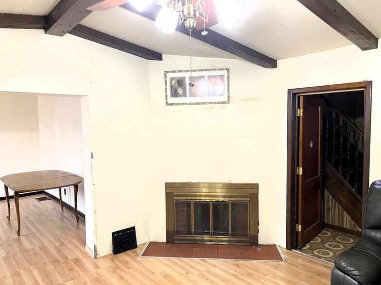 More Photos Of 922 S 15th St, Saint Joseph Apartments For Sale