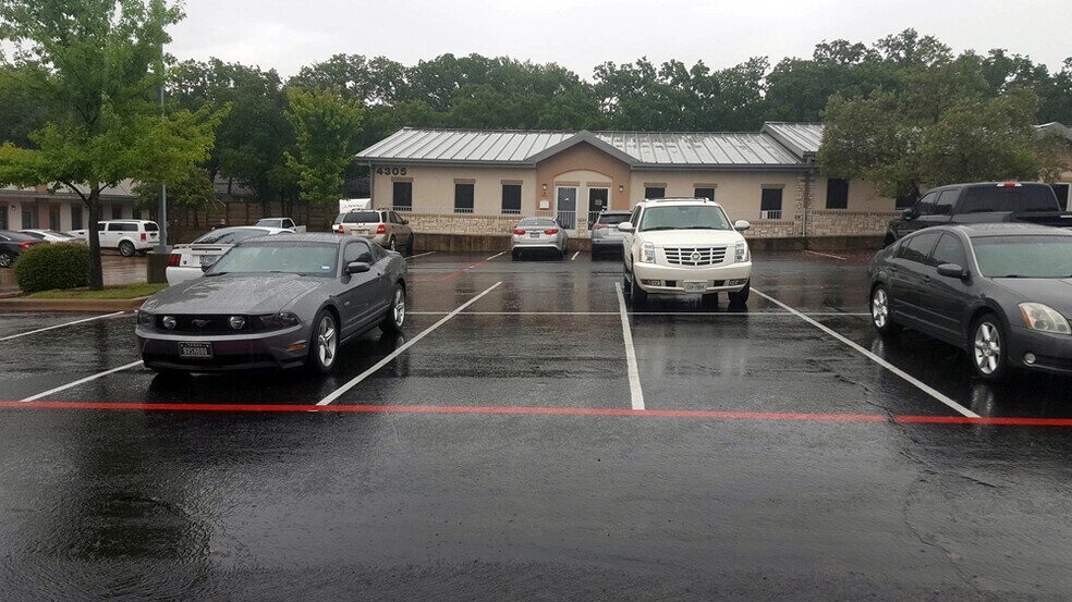 More Photos Of 4303 S Bowen Rd, Arlington Self Storage For Lease