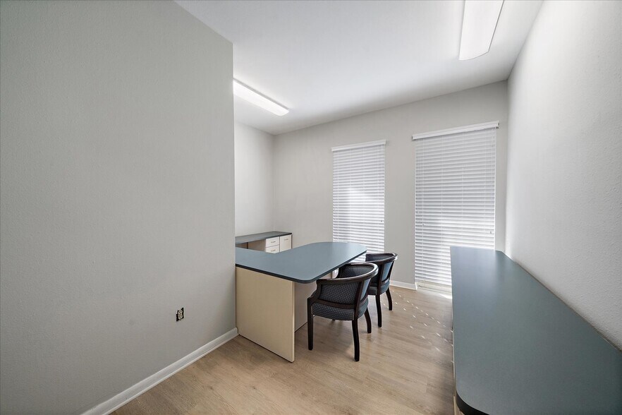 More Photos Of 3900 Clark Rd, Sarasota Medical For Sale