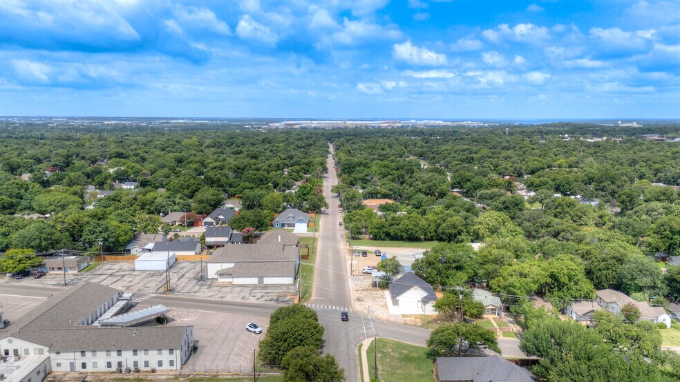 More Photos Of 4700 Barbara Rd, River Oaks Office For Sale