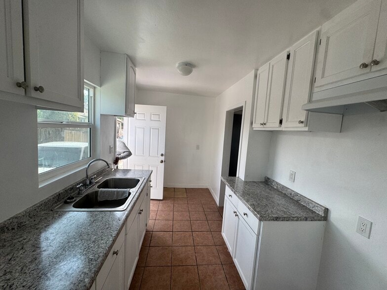 More Photos Of 3535 Los Flores Blvd, Lynwood Apartments For Sale