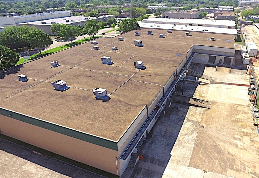 More Photos Of 1741-1749 Stebbins Dr, Houston Warehouse For Lease