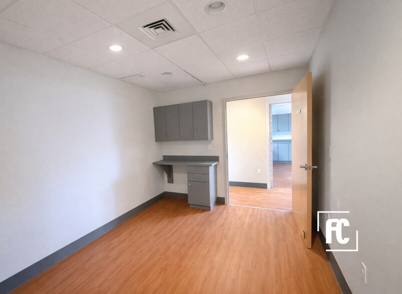 More Photos Of 835 SE Osceola St, Stuart Office Residential For Sale