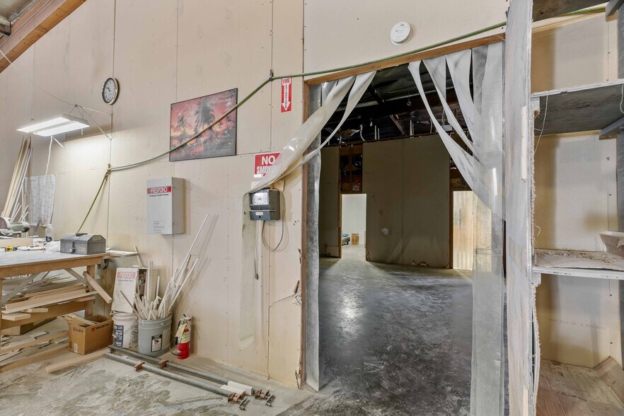 More Photos Of 8115 Lankershim Blvd, North Hollywood Warehouse For Lease