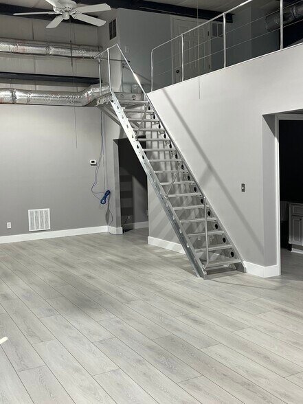 More Photos Of 735 Branch Dr, Alpharetta Flex For Lease