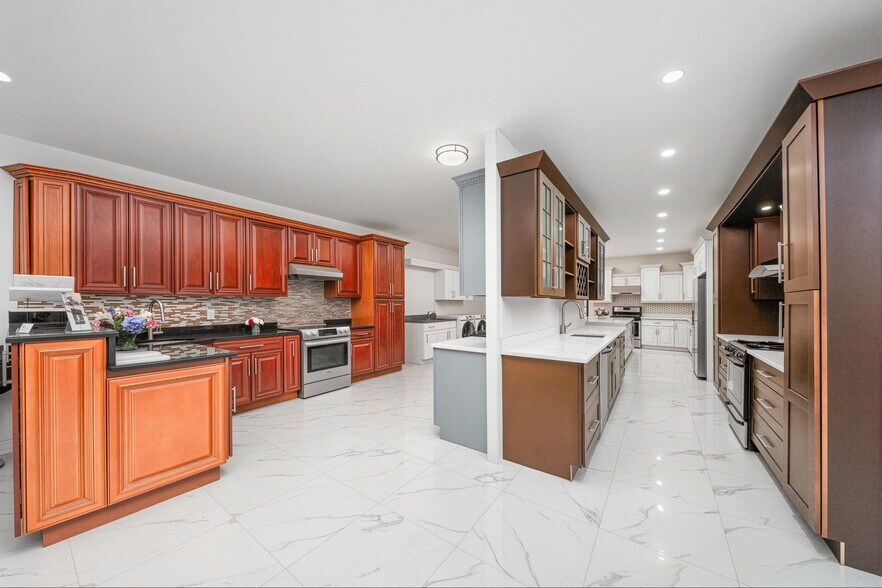 More Photos Of 1 White Horse Pike, Barrington Showroom For Sale