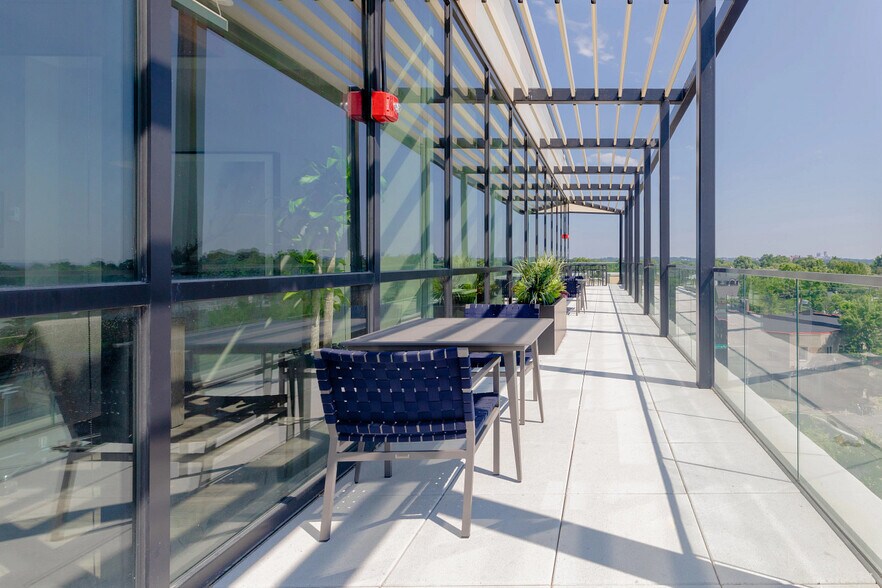 More Photos Of 1440 N Edgewood St, Arlington Coworking Space