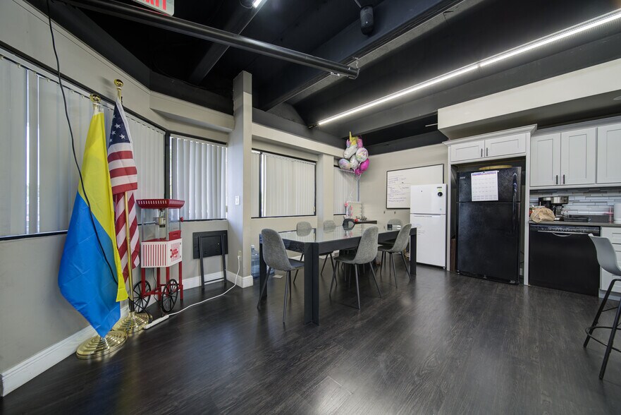 More Photos Of 2455 SW 27th Ave, Miami Medical For Lease