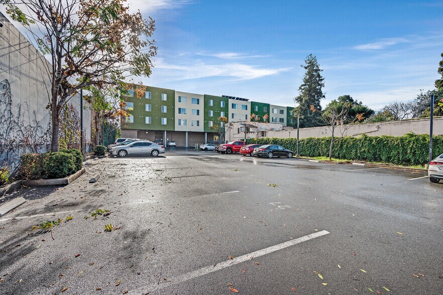 More Photos Of 802 A St, Hayward Apartments For Lease