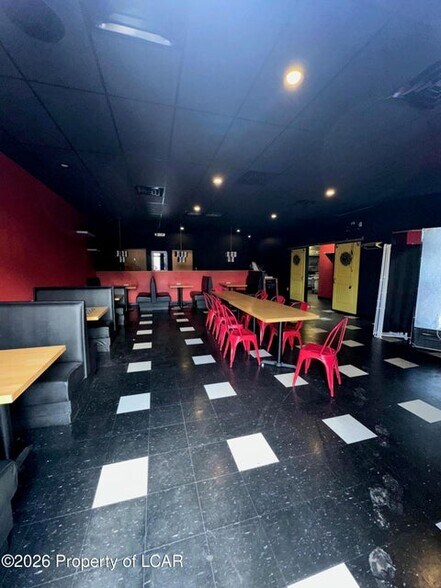 More Photos Of 155 W Union St, Kingston Flex For Lease
