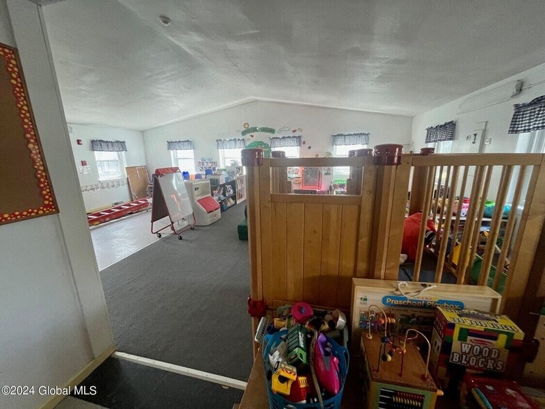 More Photos Of 1612 Crescent Rd, Clifton Park Schools For Sale