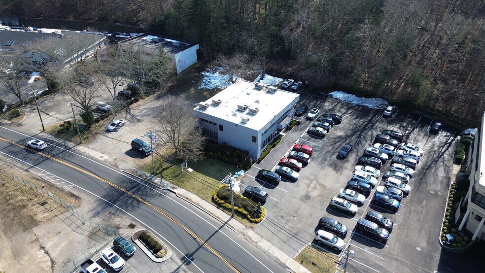 More Photos Of 136 Woodbury Rd, Woodbury Medical For Sale