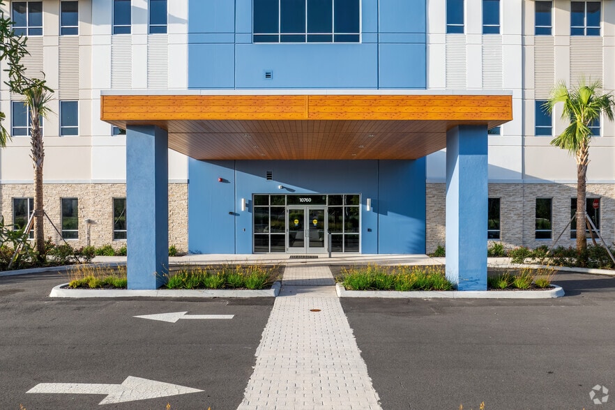 More Photos Of 10760 Moss Rose Way, Orlando Medical For Sale