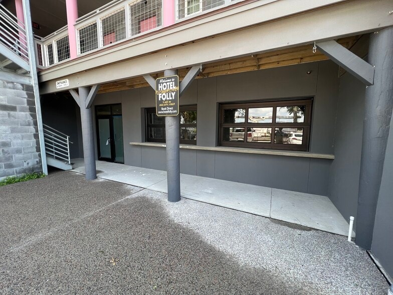 More Photos Of 87 Center St, Folly Beach Restaurant For Lease