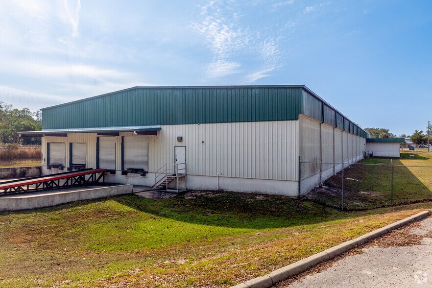 More Photos Of 1056 NE 16th St, Ocala Industrial For Lease