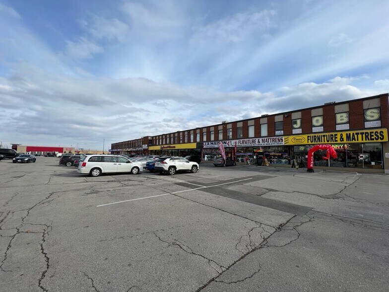 More Photos Of 1450-1458 Dundas St E, Mississauga Storefront Retail Office For Lease