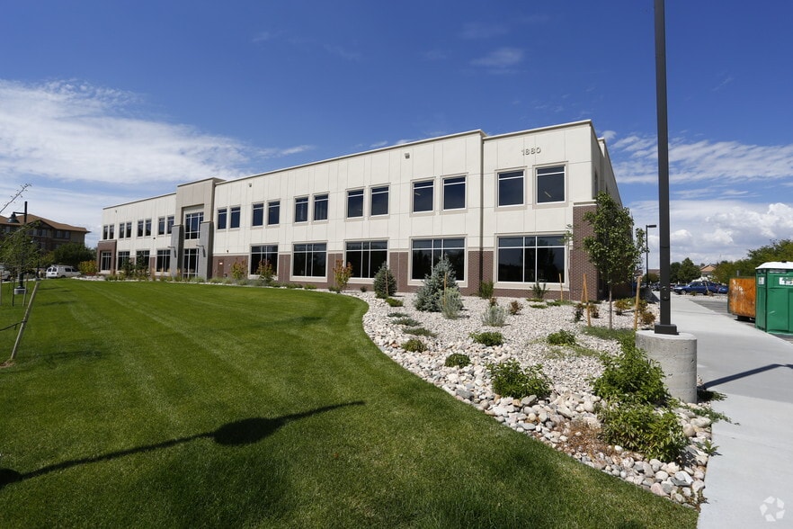 More Photos Of 1880 Fall River Dr, Loveland Office For Lease