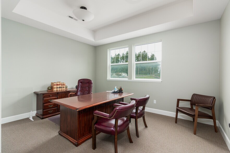 More Photos Of 2210 NE 22nd, Lincoln City Office For Sale