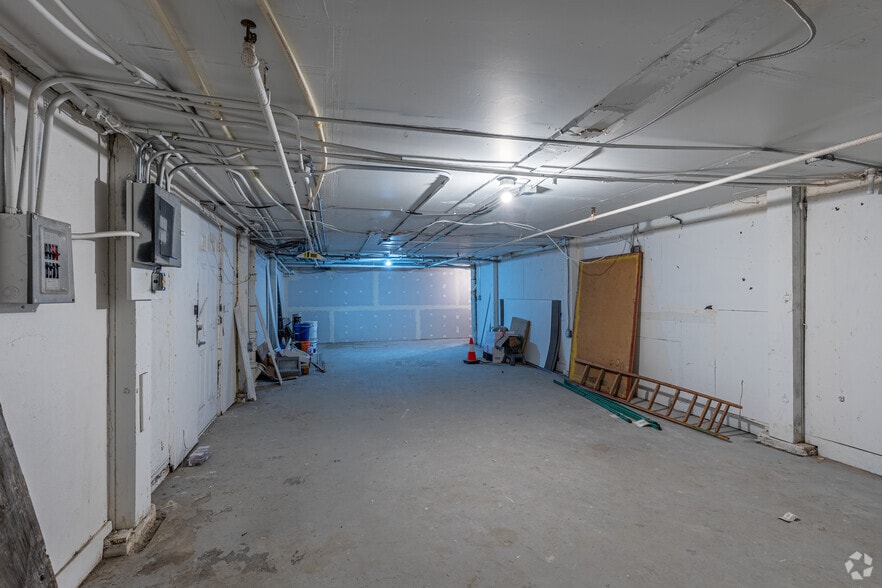More Photos Of 1539-1541 W Burnside St, Portland Apartments For Sale