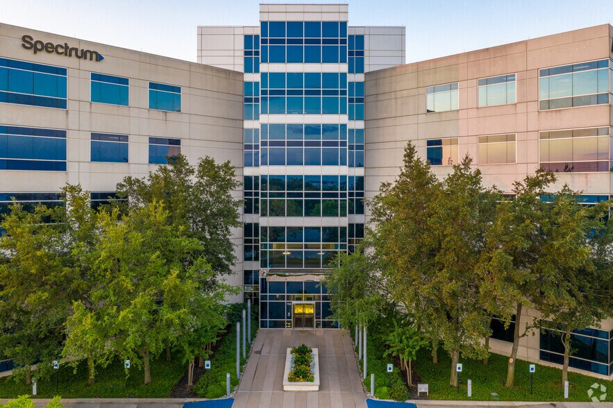 More Photos Of 750 Canyon Dr, Coppell Office For Lease