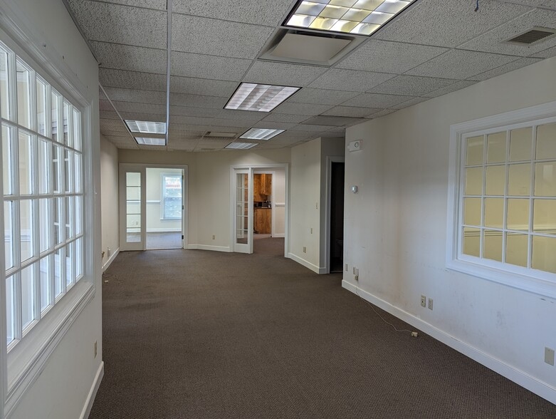 More Photos Of 2430 Southland Dr, Chester Office For Sale