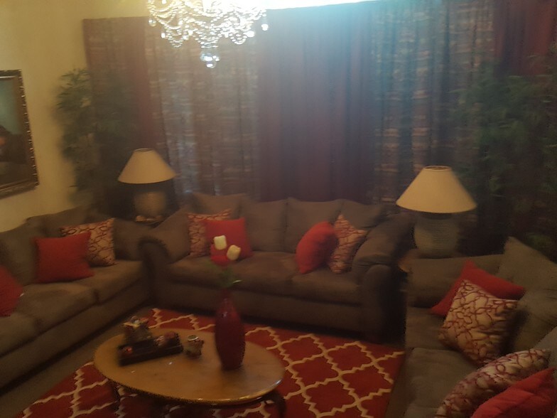 More Photos Of 5024 E Frio Dr, Dallas Religious Facility For Sale
