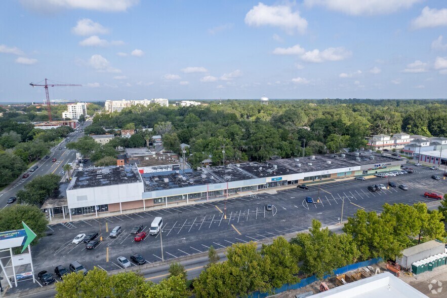 More Photos Of 10 NW 6th St, Gainesville Storefront For Lease
