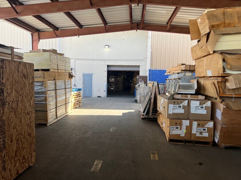 More Photos Of 3221 E Randol Mill Rd, Arlington Manufacturing For Lease