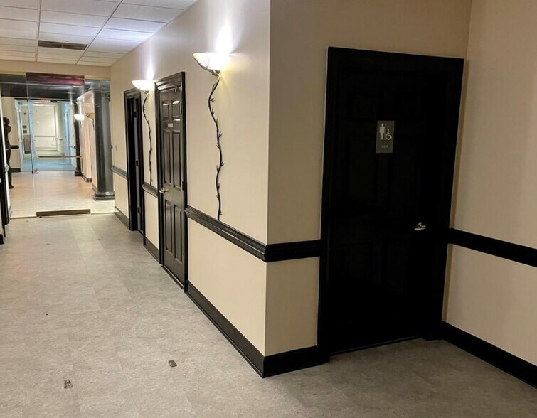 More Photos Of 1514 Holland Rd, Suffolk Office Residential For Lease