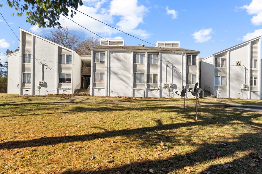 More Photos Of 1001 W 9th St, Russellville Apartments For Sale
