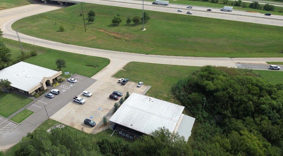 More Photos Of 10707 Broadway Ext, Oklahoma City Office For Sale