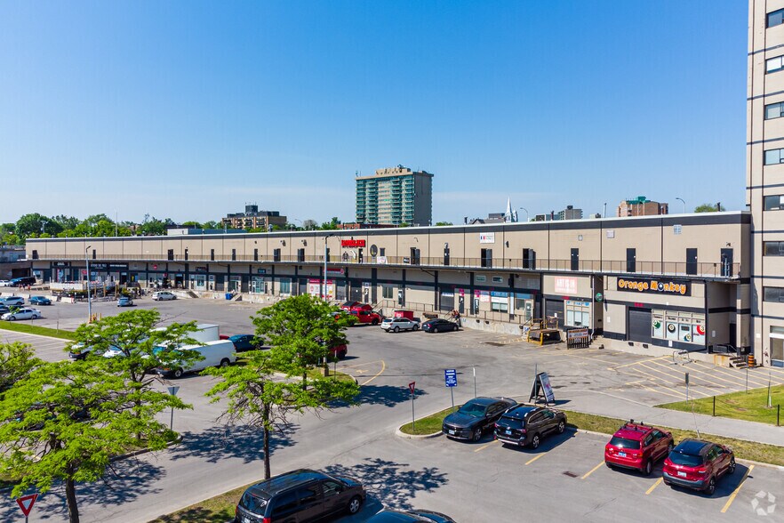 More Photos Of 250 City Centre Ave, Ottawa Warehouse For Lease
