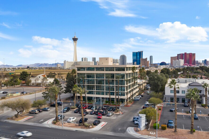 More Photos Of 1701 W Charleston Blvd, Las Vegas Medical For Lease