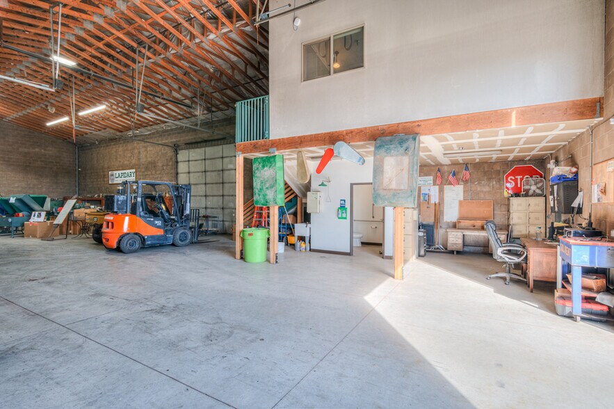 More Photos Of 63291 Nels Anderson Rd, Bend Warehouse For Sale