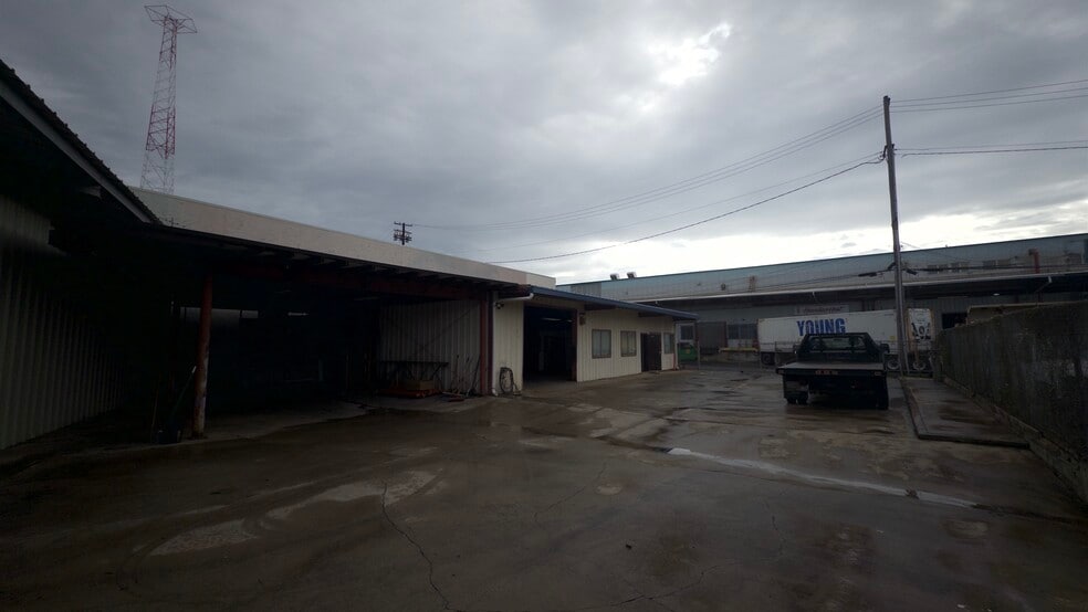 More Photos Of 500 Alakawa St, Honolulu Warehouse For Lease