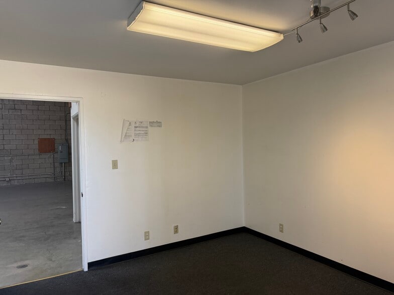 More Photos Of 11860 Goldring Rd, Arcadia Warehouse For Lease