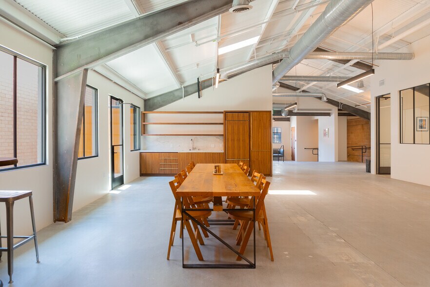 More Photos Of 1655 Euclid St, Santa Monica Loft Creative Space For Sale