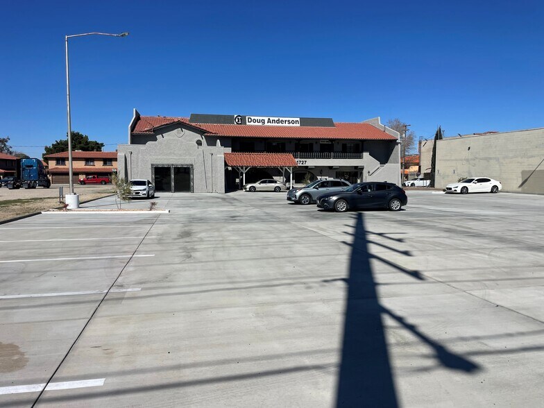 More Photos Of 1727 W Avenue K, Lancaster Office For Sale