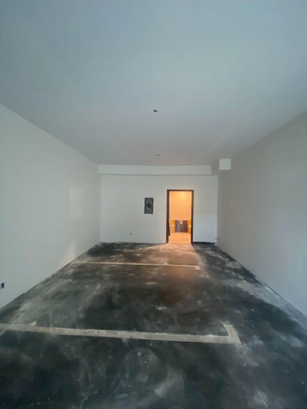More Photos Of 2886-2888 Mission Blvd, San Diego Storefront Retail Residential For Lease