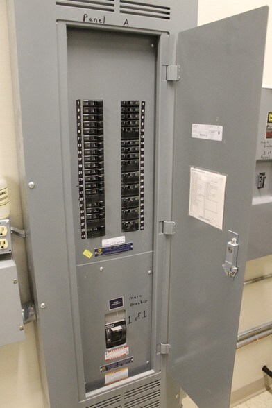 More Photos Of 2848 Memorial Dr, Two Rivers Medical For Lease