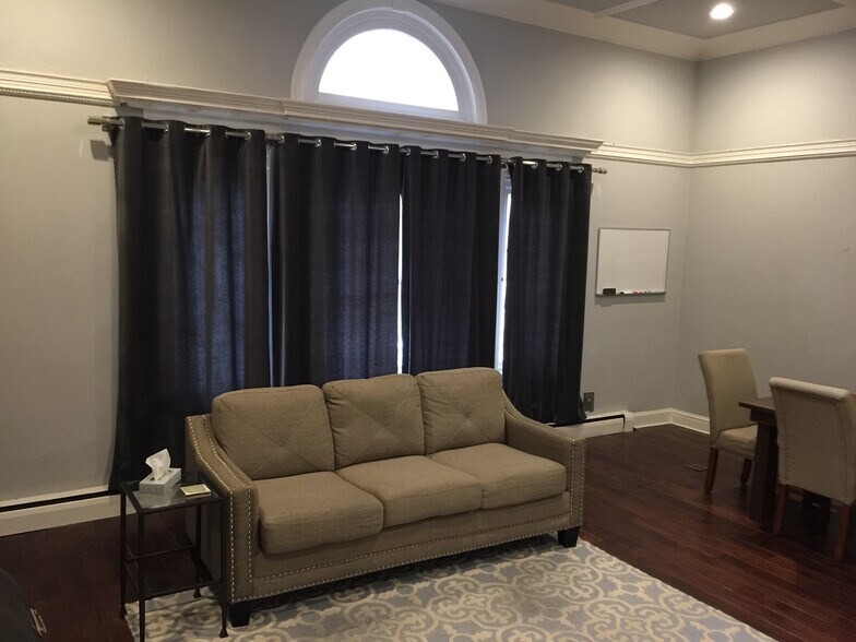 More Photos Of 110 S 20th St, Philadelphia Office For Sale