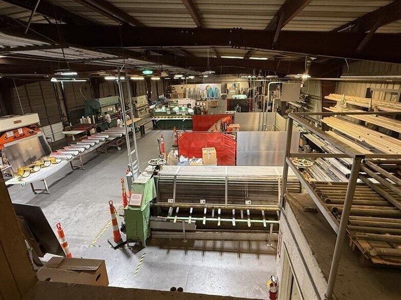 More Photos Of 711 Kevin Ct, Oakland Manufacturing For Lease