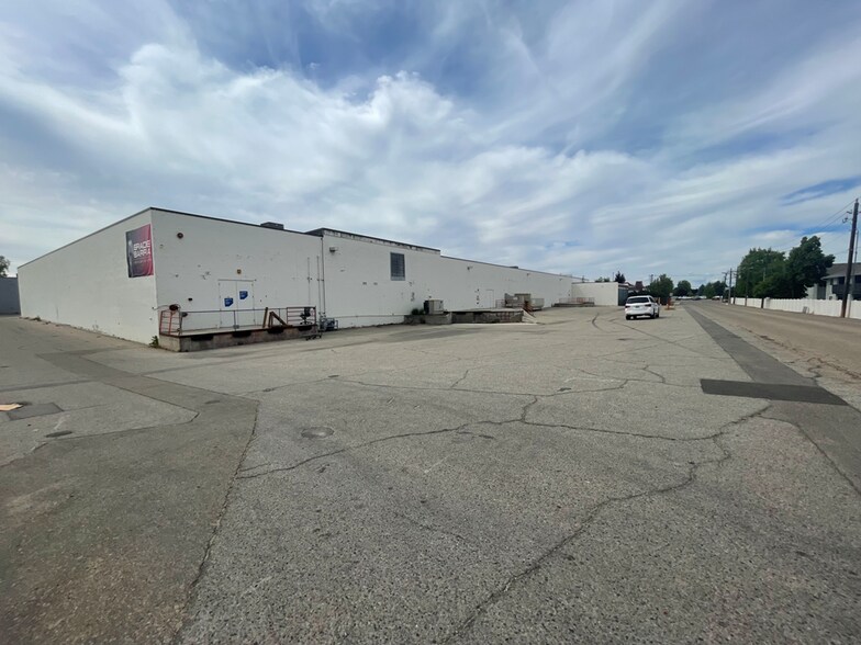 More Photos Of 1600 N Main St, Meridian General Retail For Lease